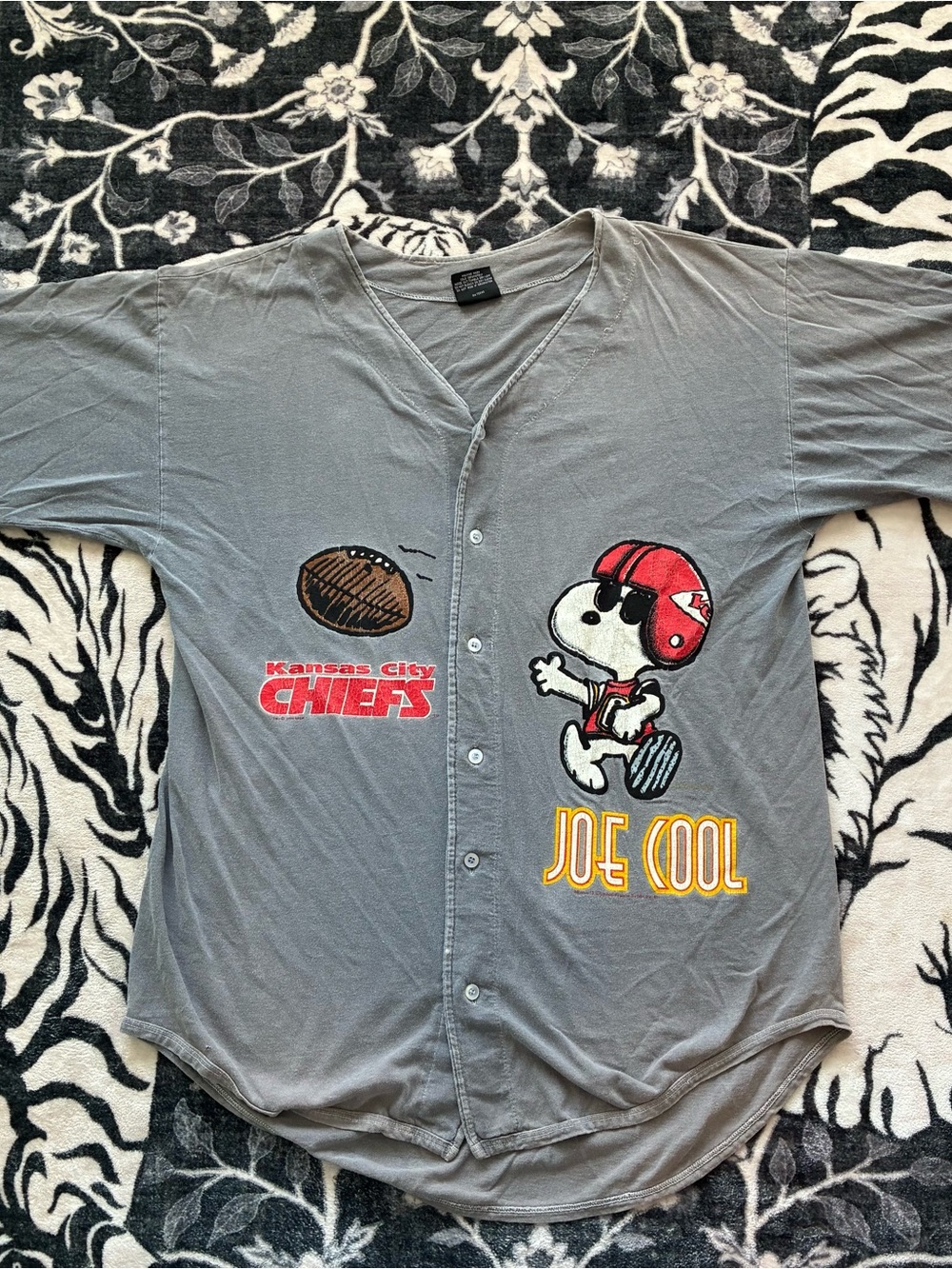 000 - VINTAGE 90s KANSAS CITY CHIEFS SNOOPY NFL FOOTBALL JERSEY